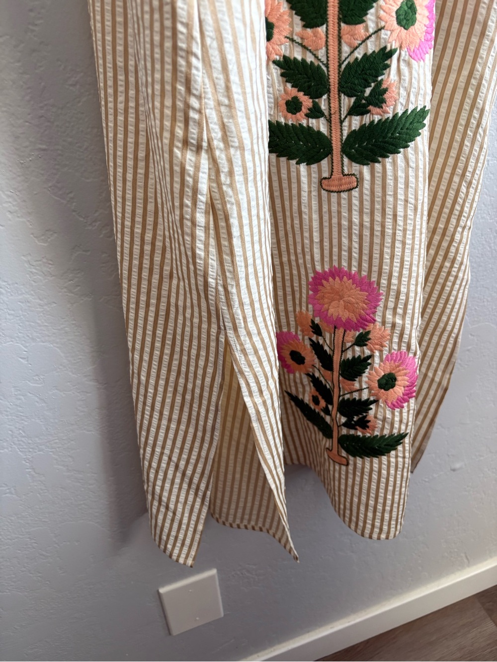 ❤️NEW entro Embroidered Floral Stripe Maxi Dress - Cream & Pink - Picture 9 of 13